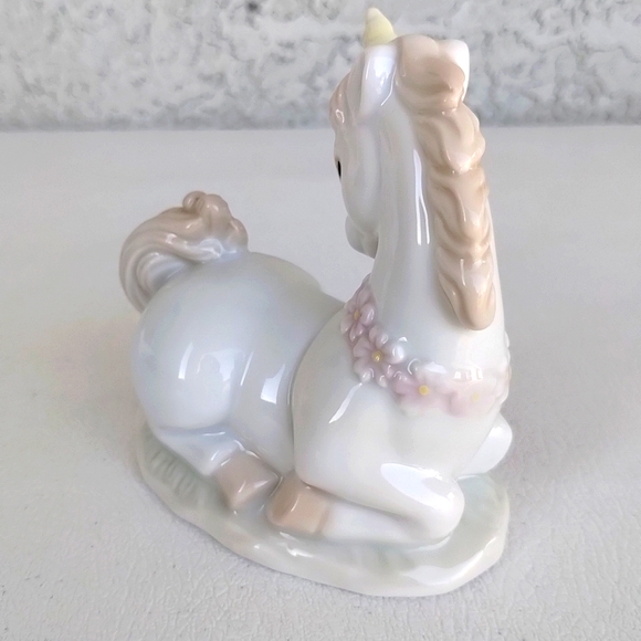 George Good Pastel Porcelain Baby Unicorn Figurine Doe Eyes Vintage Taiwan - Picture 8 of 14